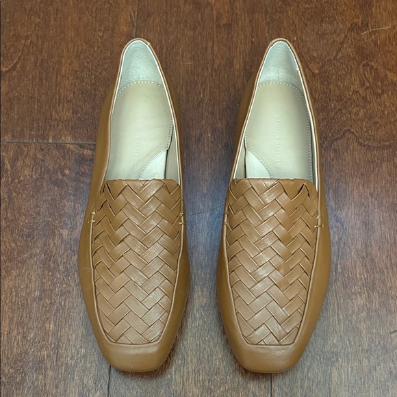 Banana Republic Women’s Woven Leather Soft Loafer in Caramel, Size 6 - Picture 5 of 16